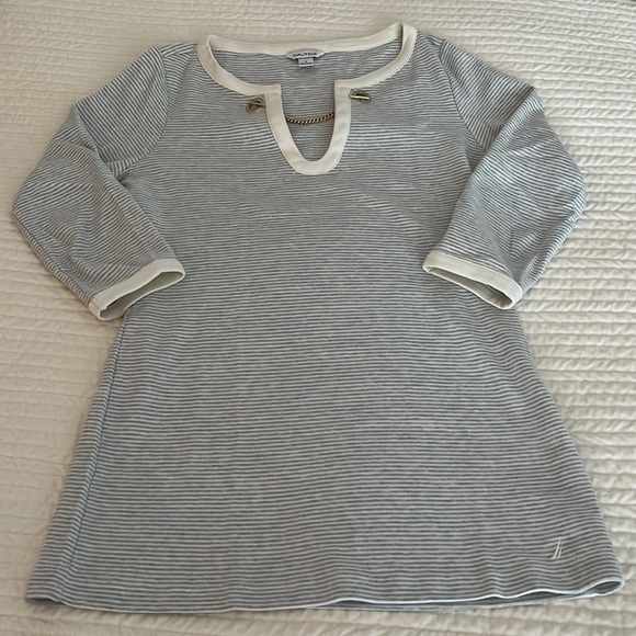 Nautica Tunic top 3/4 Sleeve Notch neck with chain detail size Small - Picture 3 of 11